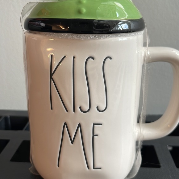 Rae Dunn - KISS ME - topper mug - Picture 3 of 3